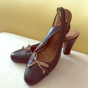 Kenneth Cole leather heels EUC